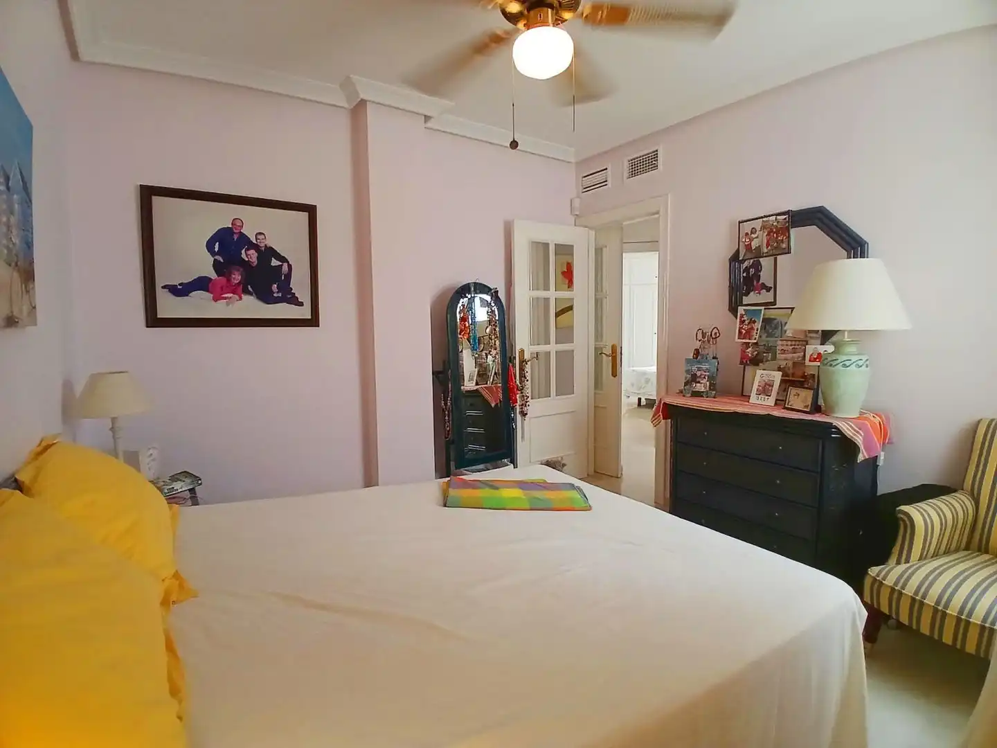Schlafzimmer von Dachboden zum Verkauf in Benalmádena mit Klimaanlage, Terrasse und Abstellraum