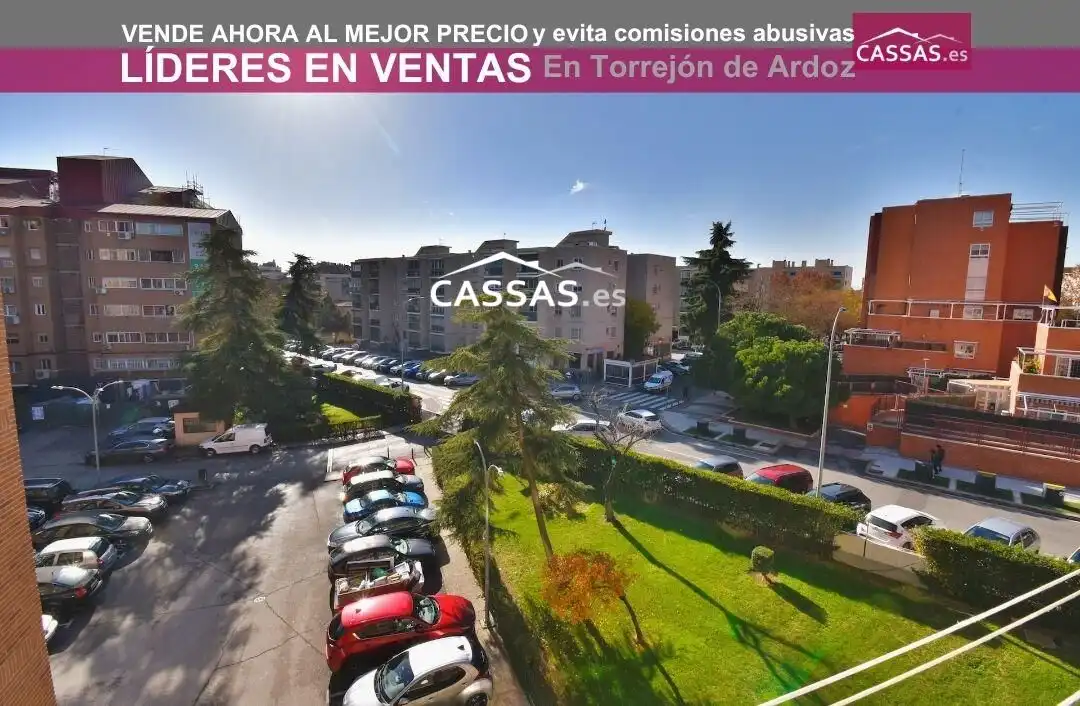 Vista exterior de Pis en venda en Torrejón de Ardoz amb Aire condicionat i Calefacció