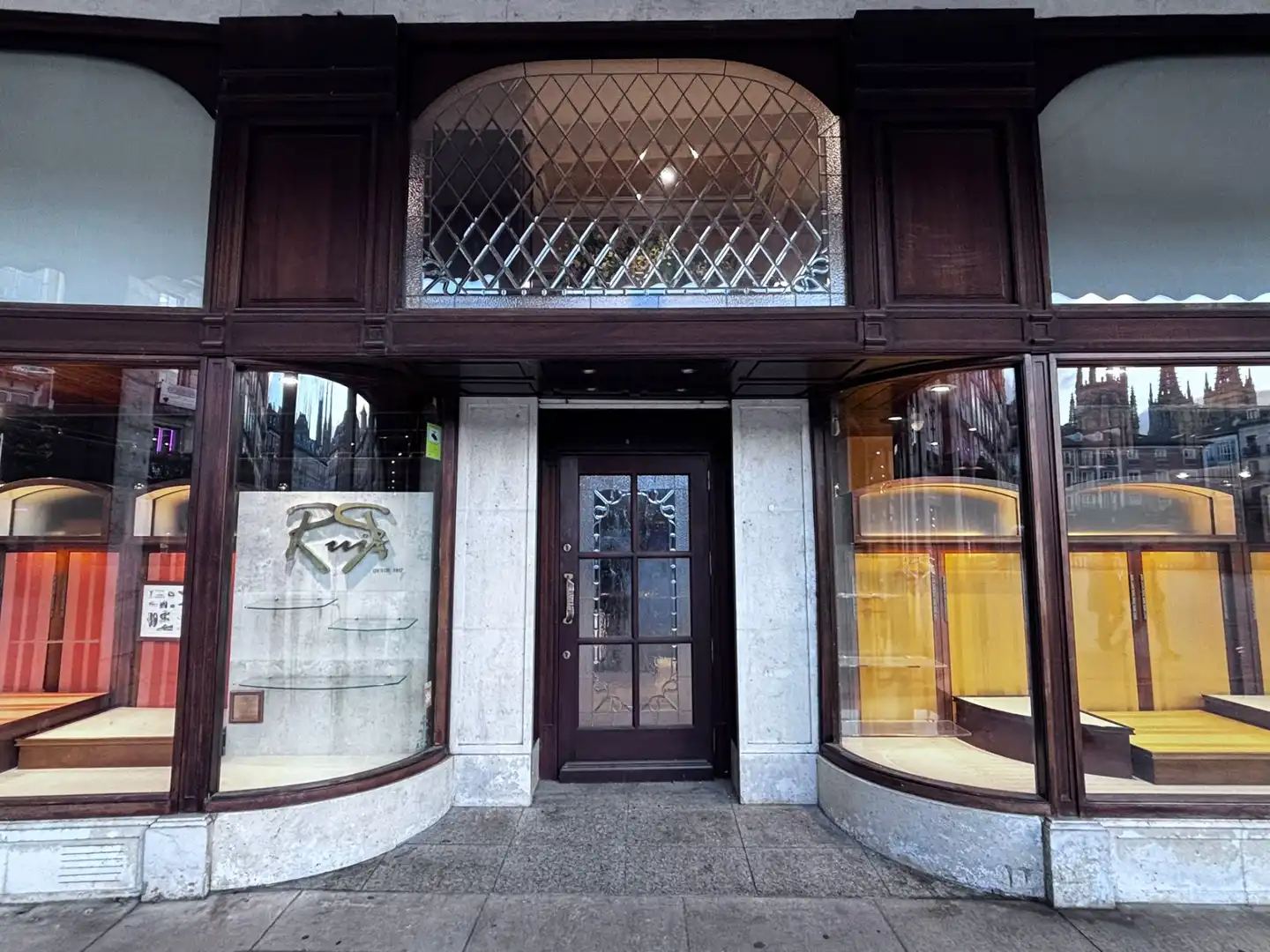 Exterior view of Commercial properties for rent in Burgos  with Air Conditioner, Heating and Furnished
