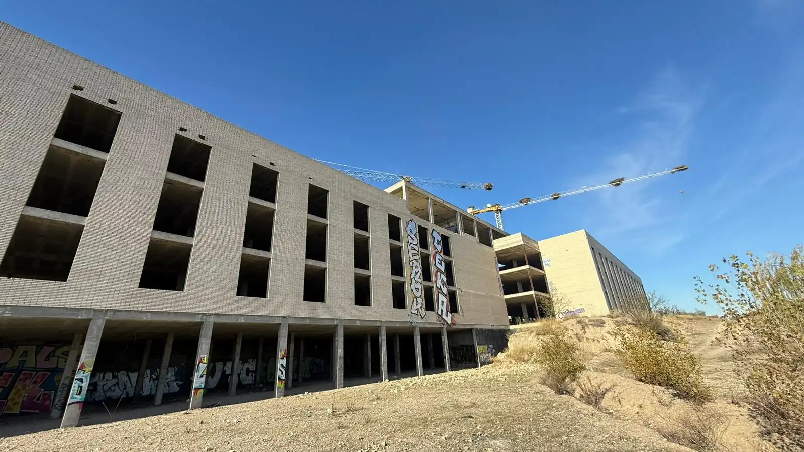 Vista exterior de Edificio en venta en Sidamon