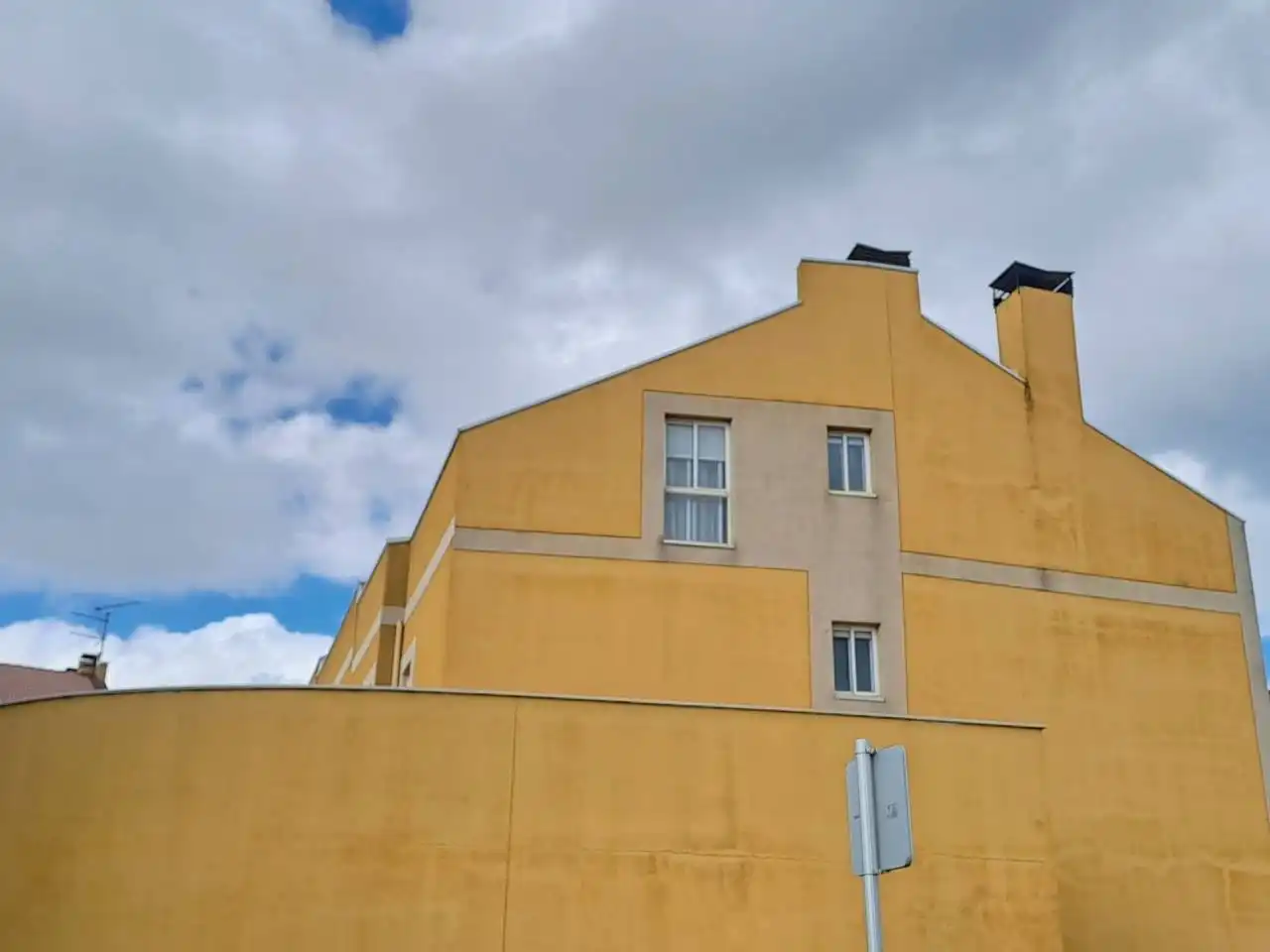 Vista exterior de Casa o xalet en venda en Burgos amb Calefacció, Jardí privat i Parquet