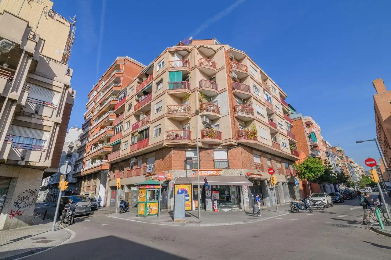 Außenansicht von Wohnungen zum Verkauf in L'Hospitalet de Llobregat