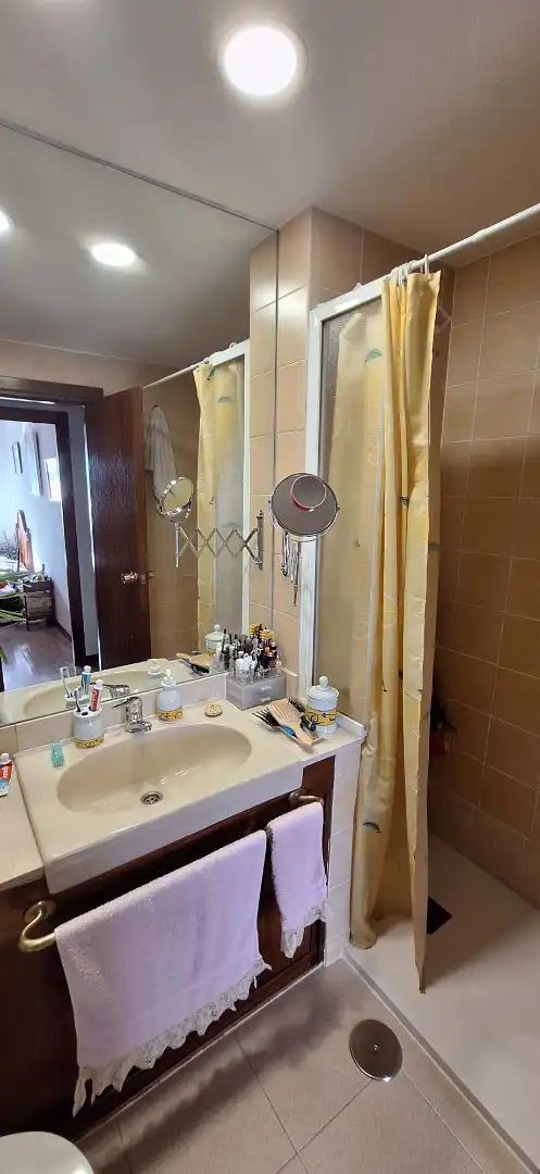 Bathroom of Flat for sale in Madrid  with Air Conditioner, Furnished and Balcony