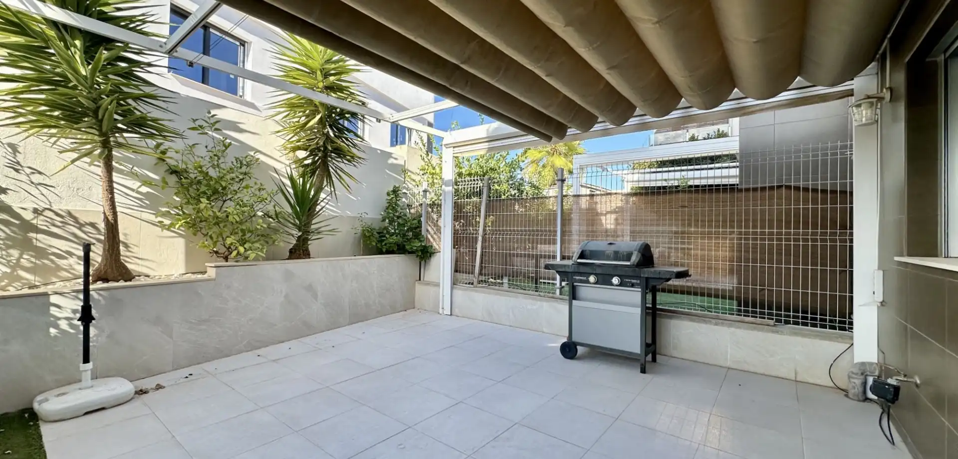 Terrassa de Casa o xalet en venda en Orihuela amb Aire condicionat, Jardí privat i Terrassa