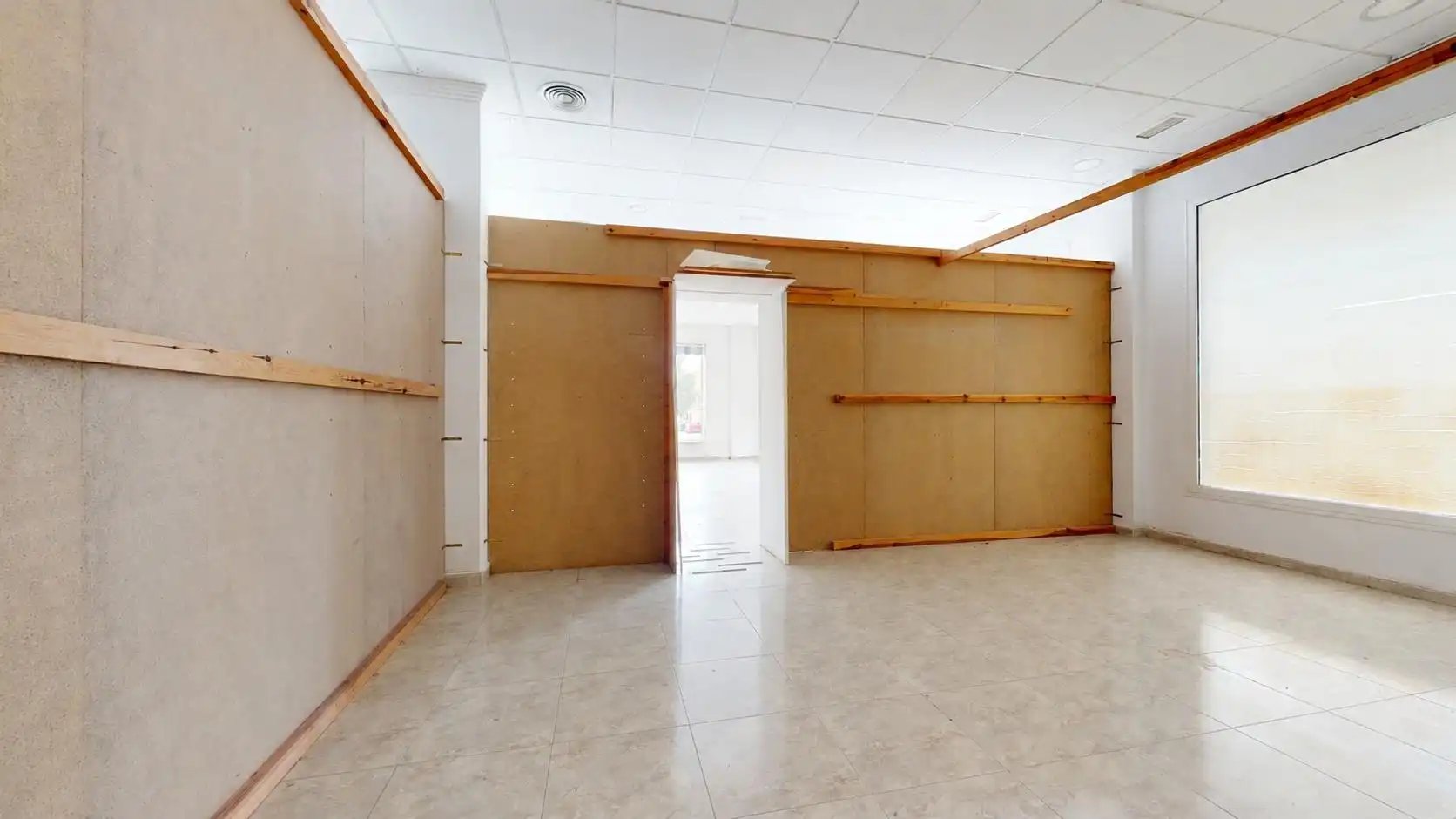 Commercial properties for sale in Avenida De Lepanto , 2, Cortes - Huertas