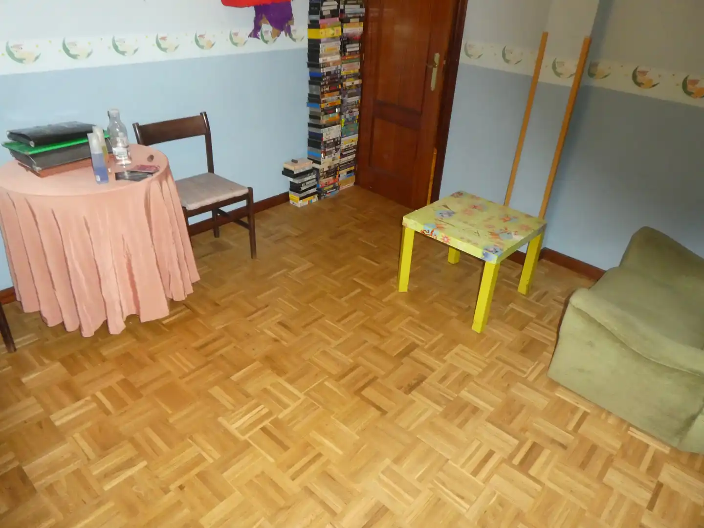 Dormitori de Pis en venda en Burgos amb Calefacció, Parquet i Moblat