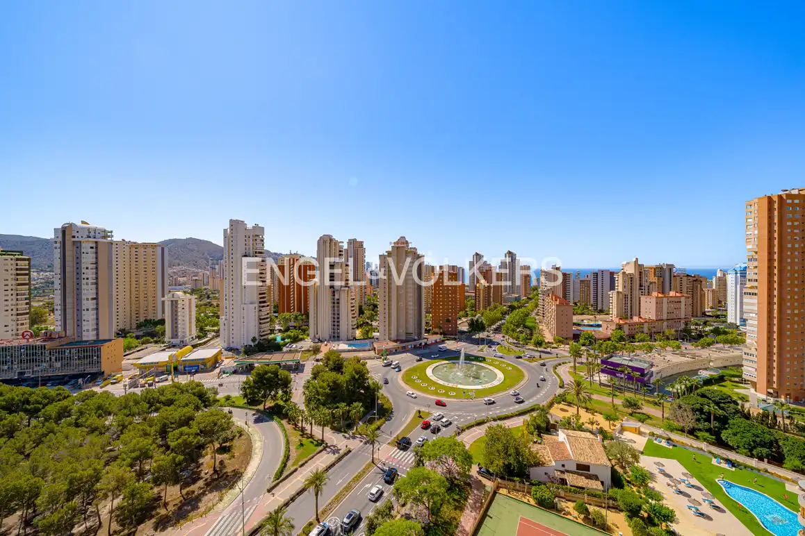 Vista exterior de Apartamento en venta en Benidorm con Aire acondicionado, Trastero y Amueblado
