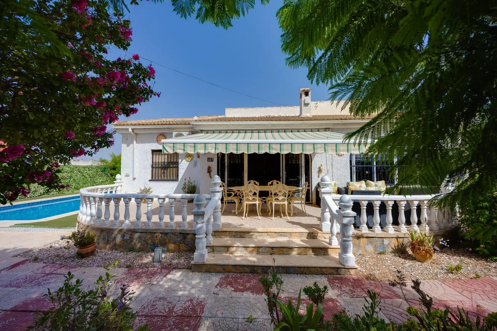 Terrassa de Casa o xalet en venda en Torrevieja amb Aire condicionat, Jardí privat i Terrassa