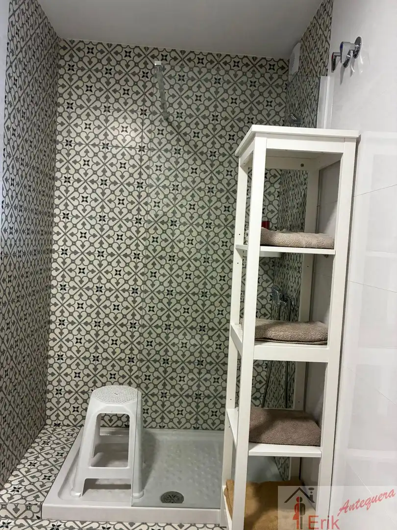Bathroom of Flat for share in Antequera