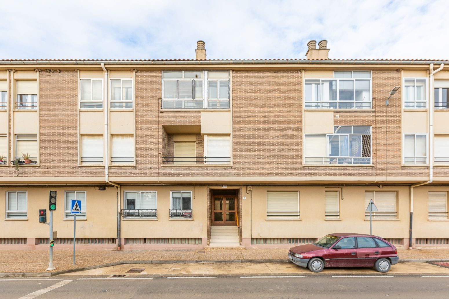 Vista exterior de Pis en venda en Artajona amb Calefacció, Parquet i Traster