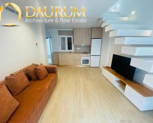 Living room of Single-family semi-detached for sale in Málaga Capital  with Air Conditioner, Terrace and Furnished