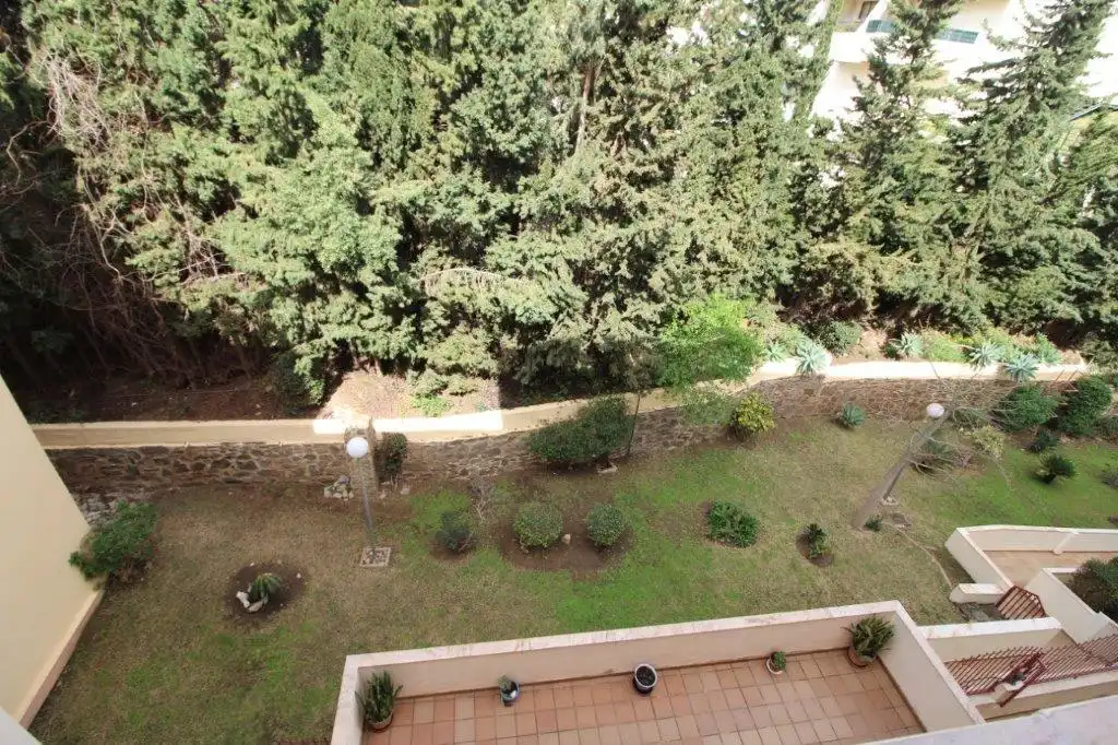 Jardín de Piso en venta en Benalmádena con Aire acondicionado, Terraza y Amueblado