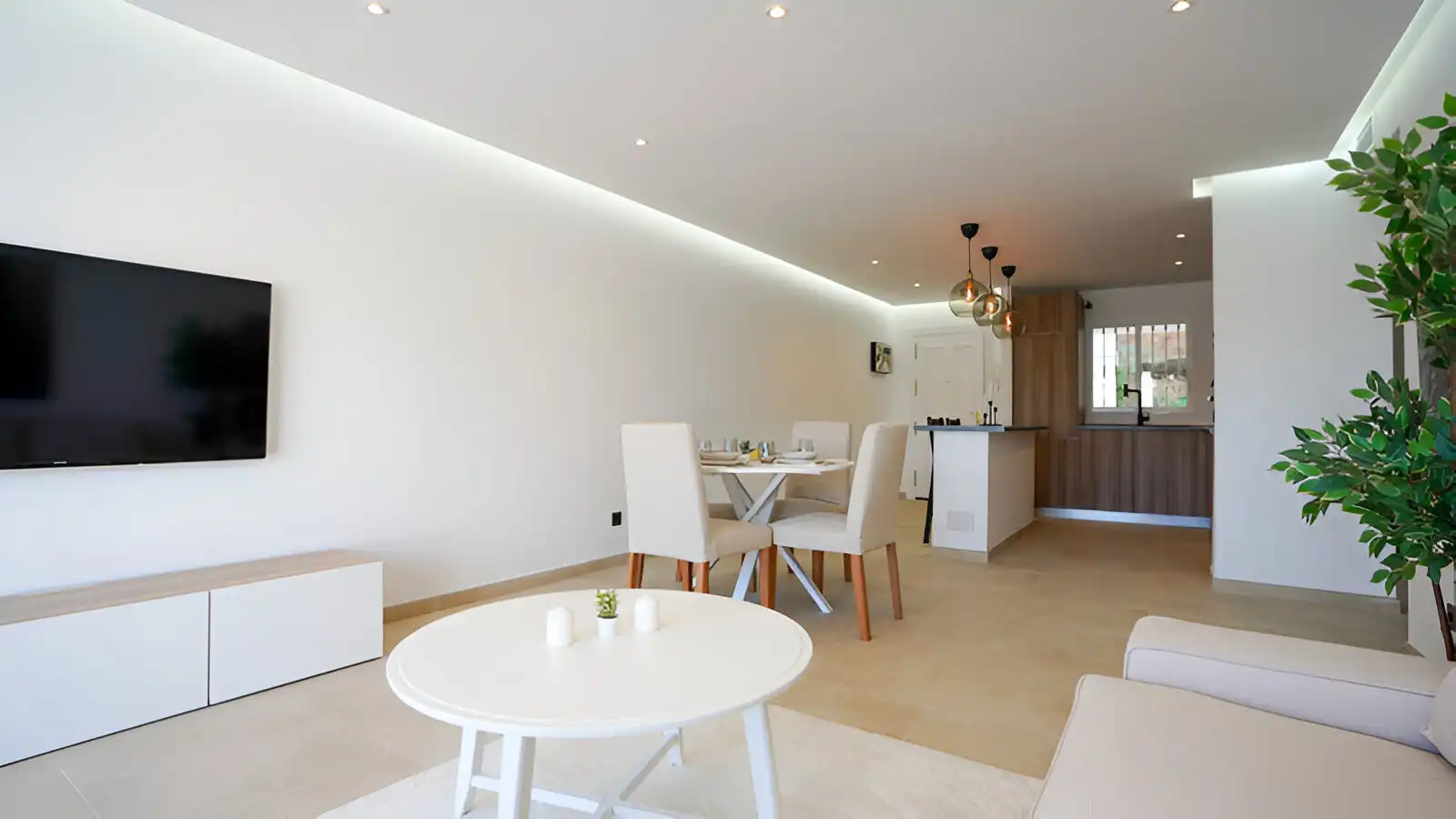 Apartament amb piscina en venda a Benahavís pueblo, imagen 4