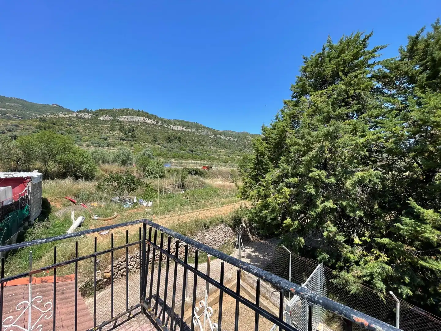 Vista exterior de Casa o chalet en venta en Chera con Terraza y Balcón