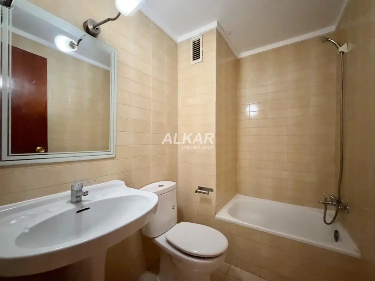 Piso con terraza en venta en Calle Calle Entrefuentes, imagen 22