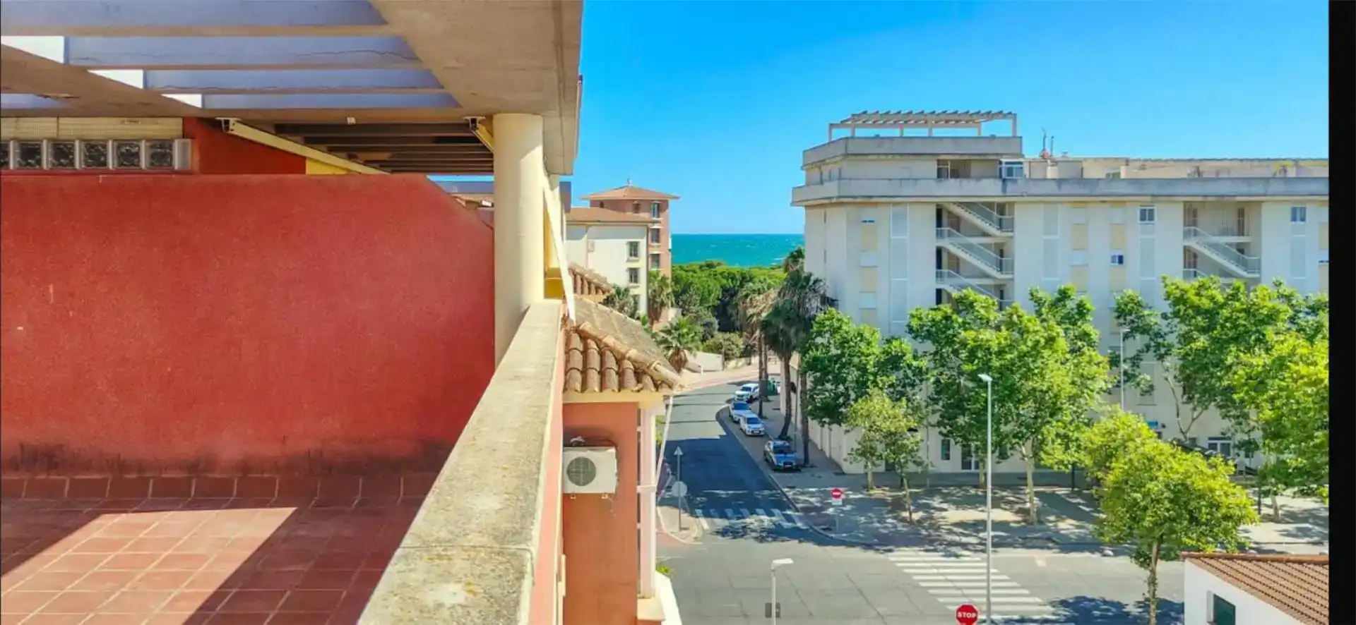 Vista exterior de Àtic en venda en Isla Cristina amb Aire condicionat, Piscina i Balcó