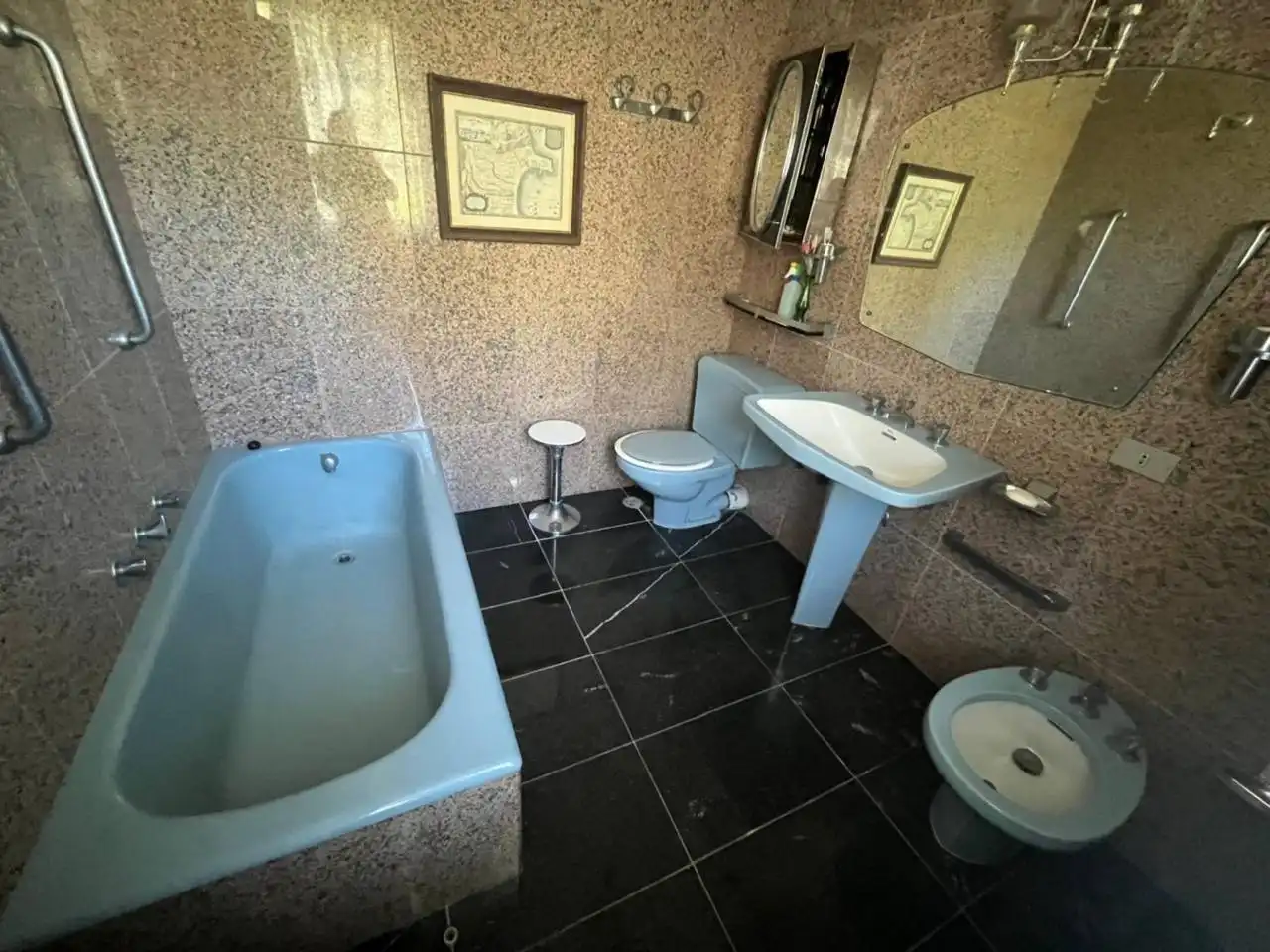 Bathroom of Houses for sale in Santiago de Compostela   with Heating, Private garden and Parquet flooring