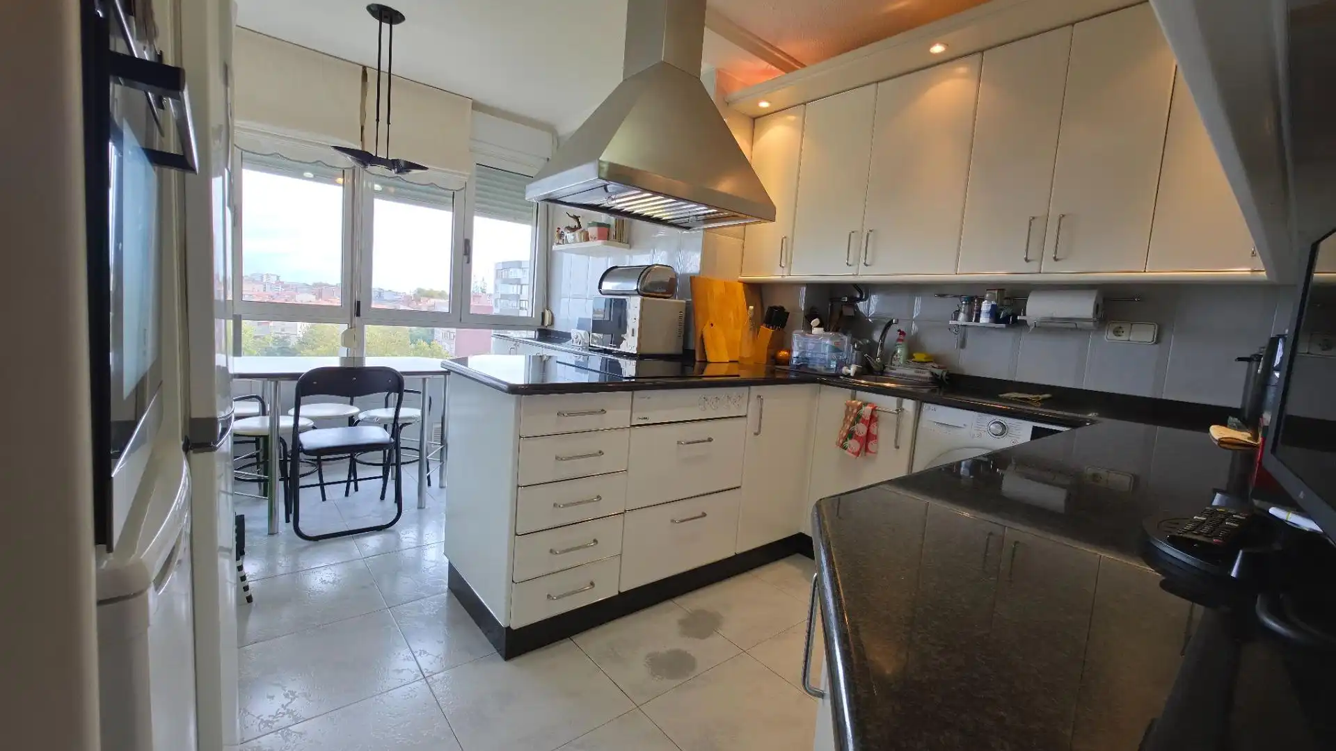 Kitchen of Flat for sale in Santander  with Heating