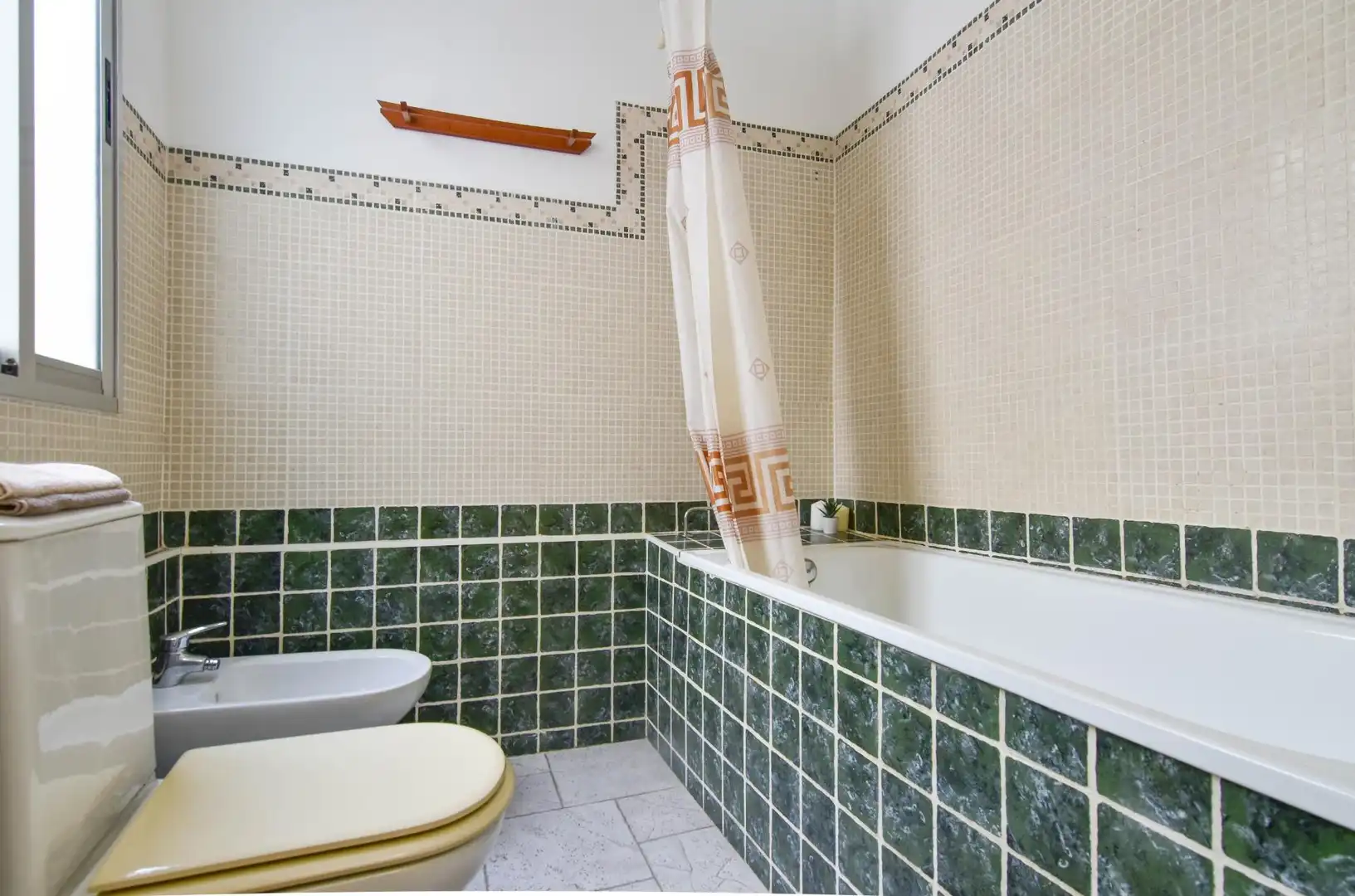 Baño de Piso en venta en Valencia con Aire acondicionado