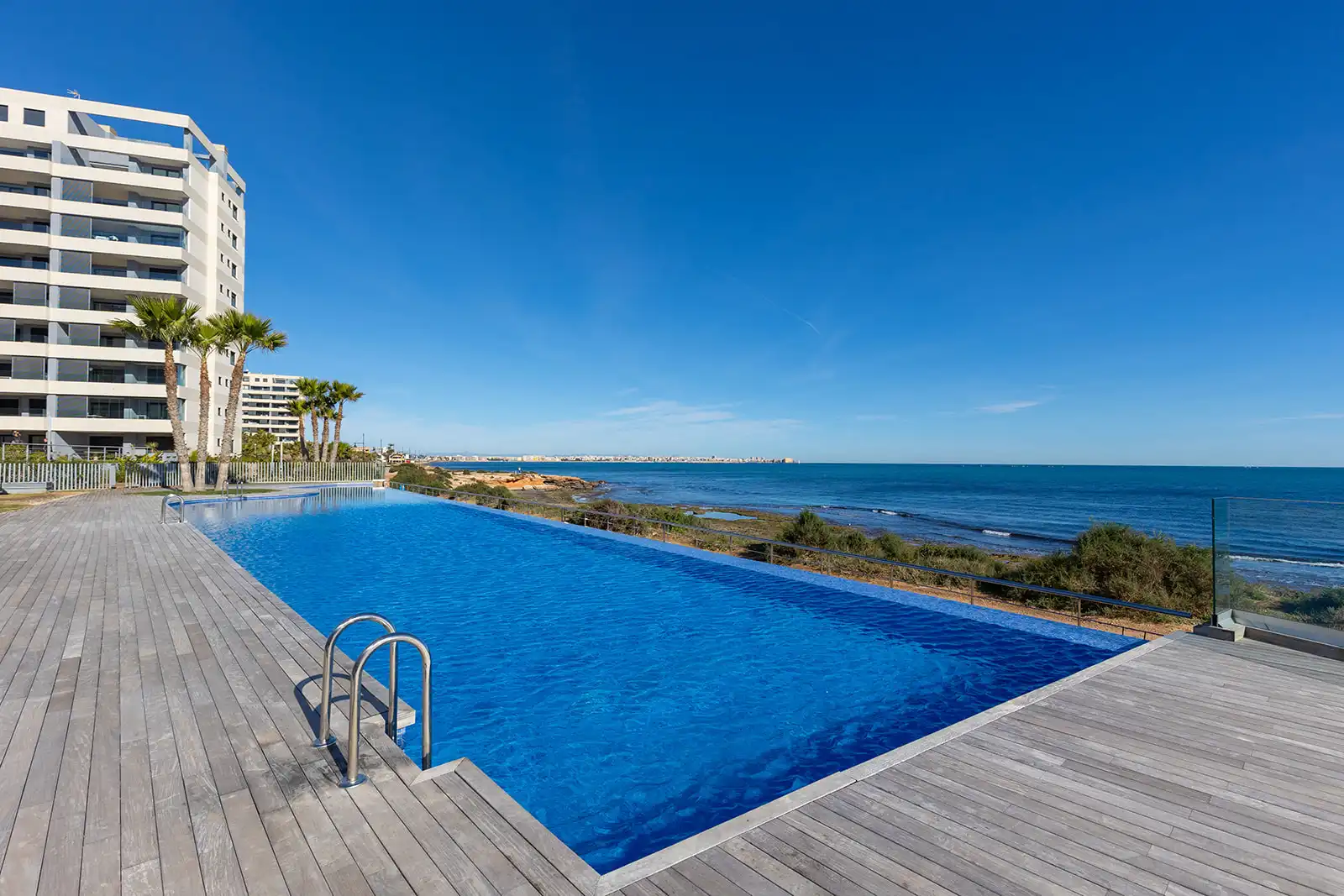 Piscina de Apartament en venda en Torrevieja amb Terrassa, Traster i Moblat