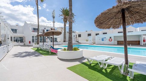 Foto 4 de Piso en venta en Salinas, 13, Puerto del Carmen, Tías