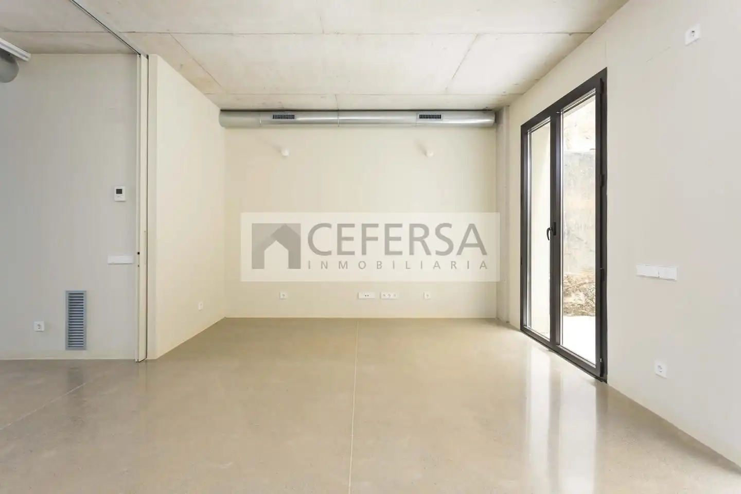 Planta baja en venta en De Sardenya, Sagrada Família
