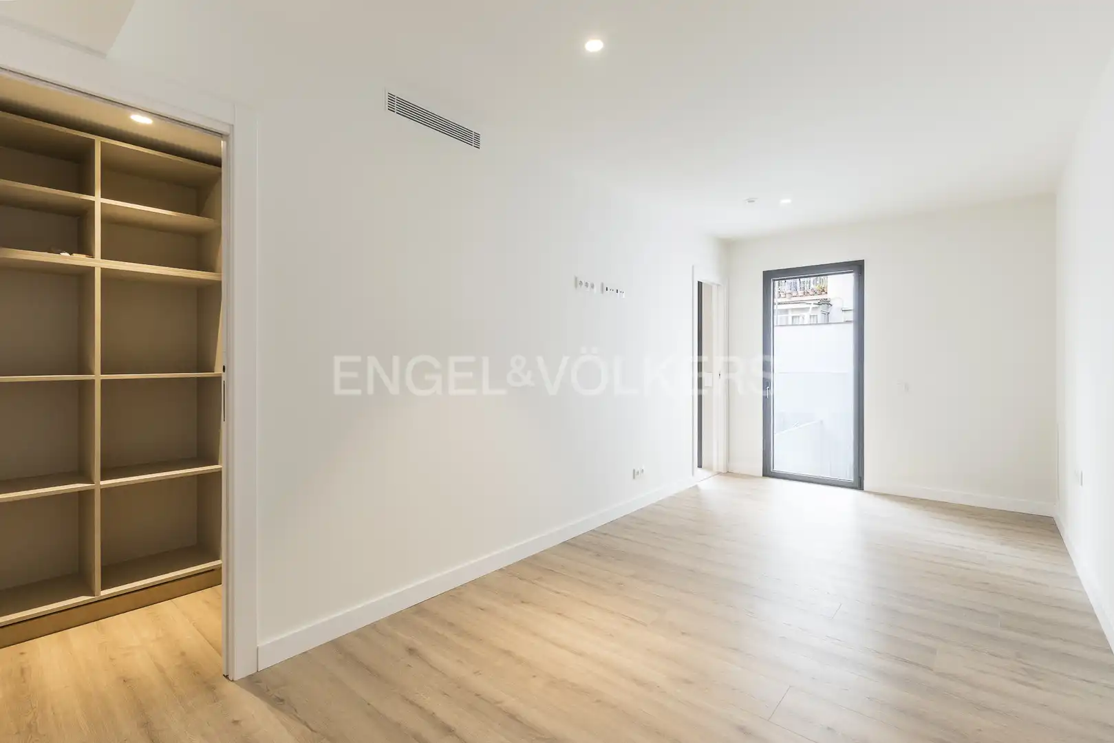 Apartments for sale in Barcelona  with Air Conditioner, Heating and Private garden