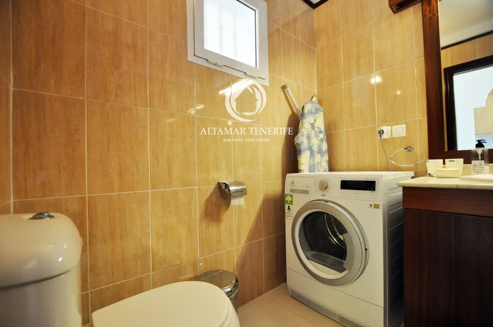 Bany de Apartament de lloguer en Adeje amb Terrassa, Traster i Piscina