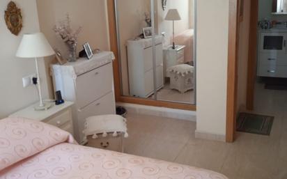 Dormitori de Apartament en venda en Villajoyosa / La Vila Joiosa amb Aire condicionat, Terrassa i Piscina comunitària