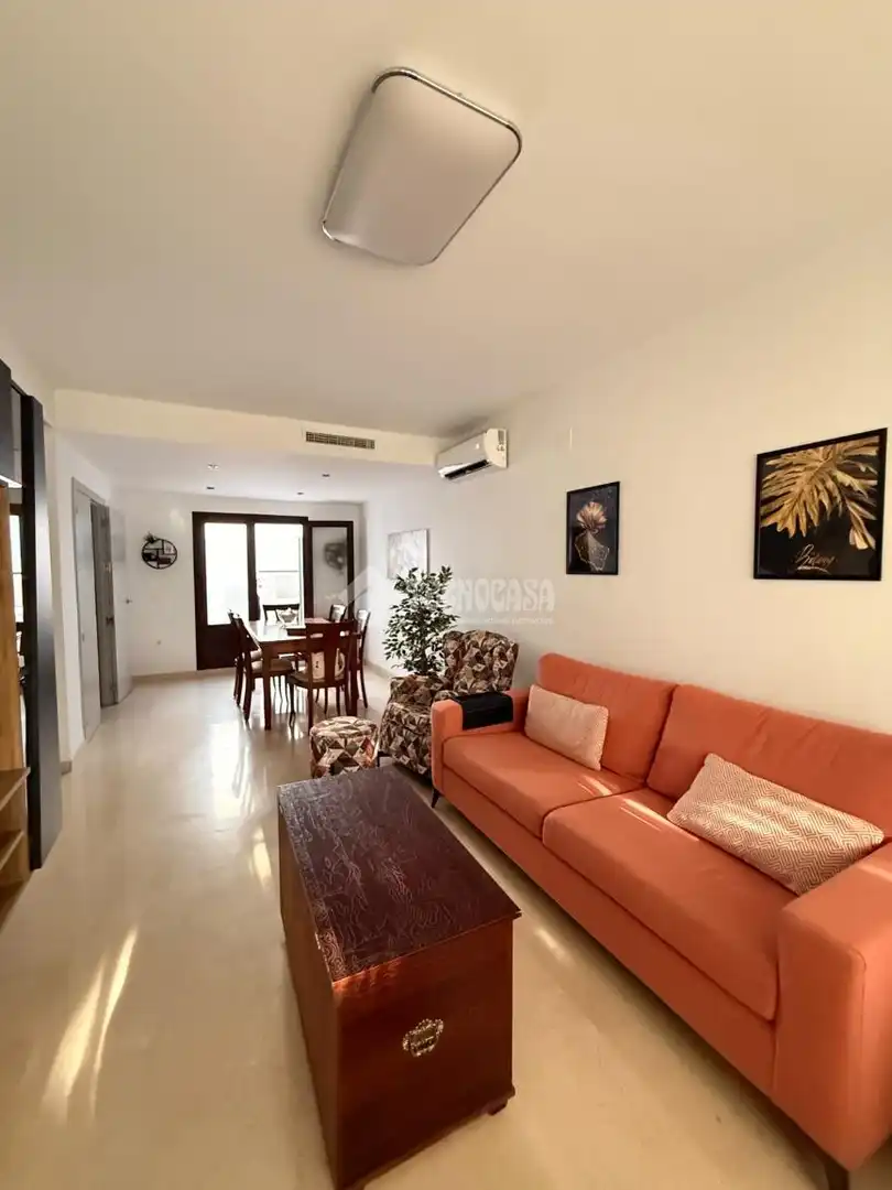 Wohnzimmer von Einfamilien-Reihenhaus zum Verkauf in Alcalá de Guadaira mit Klimaanlage und Terrasse