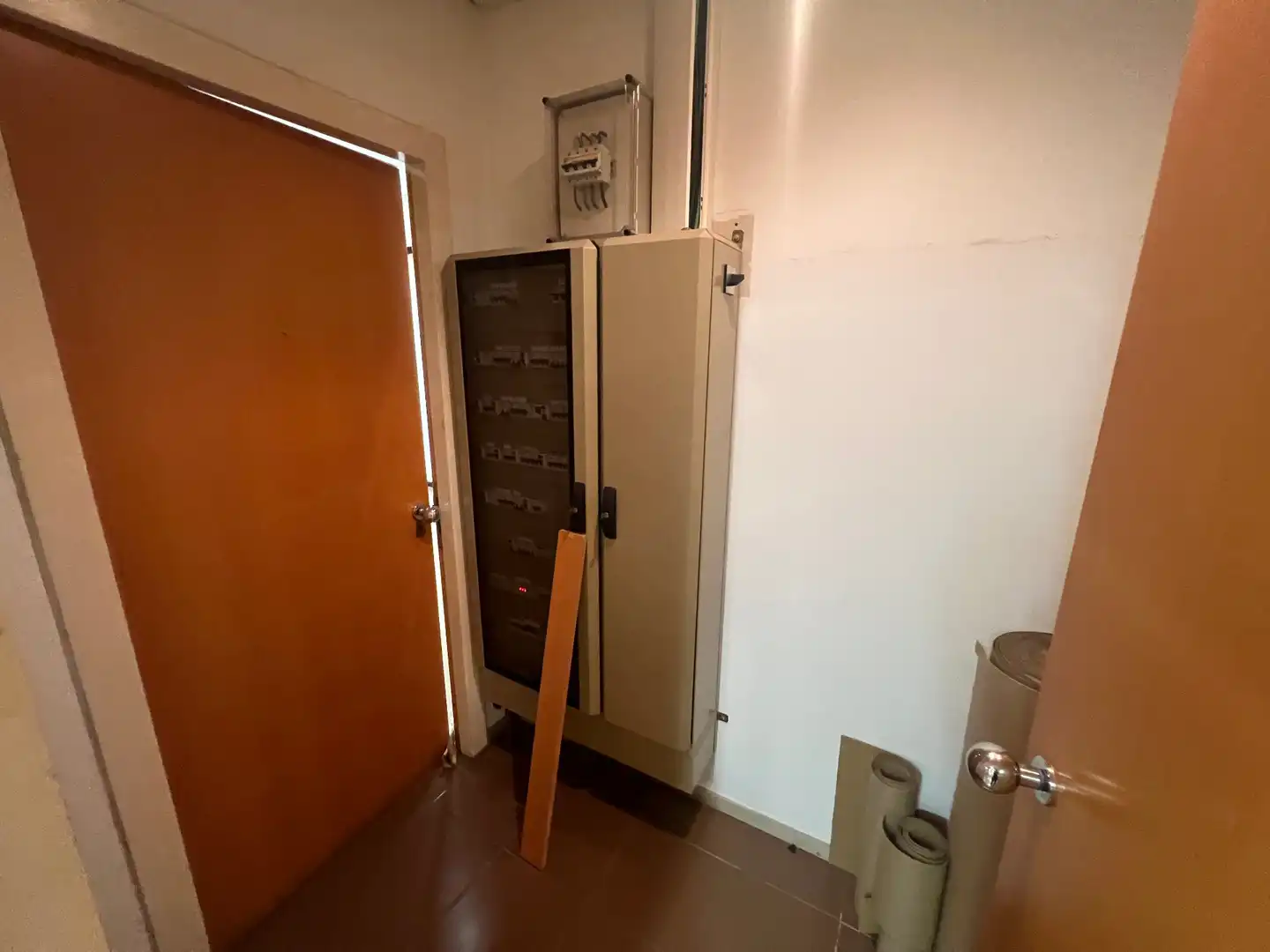 Commercial properties for rent in Cervera  with Air Conditioner, Heating and Furnished