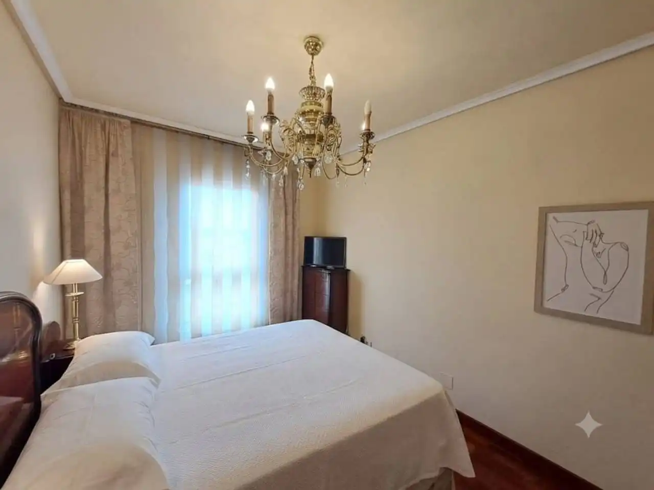 Flat for sale in Calle Sahagún, Universidad - Las Huelgas
