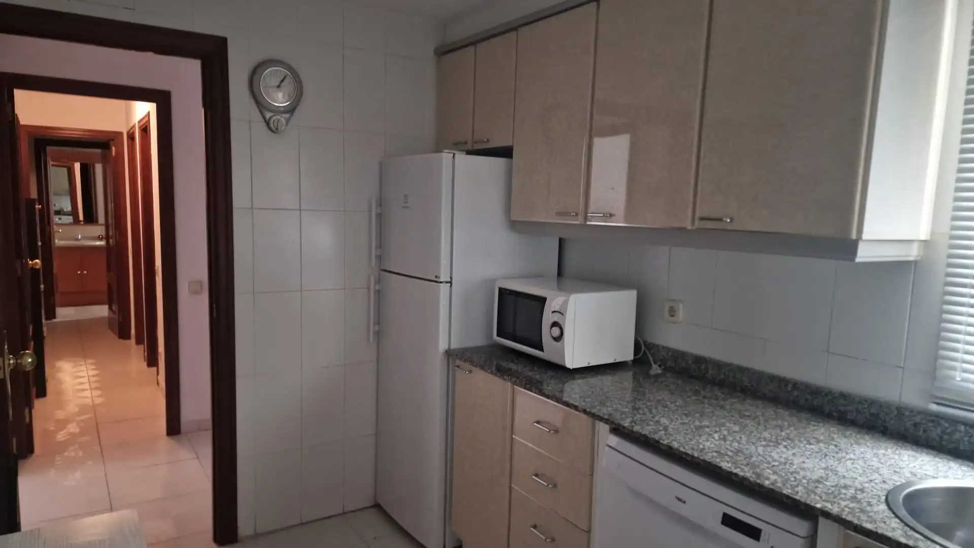 Cocina de Apartamento de alquiler en Tossa de Mar con Aire acondicionado, Jardín privado y Terraza