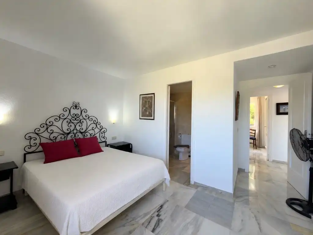 Schlafzimmer von Wohnungen zur Miete in Calvià mit Klimaanlage, Terrasse und Schwimmbad