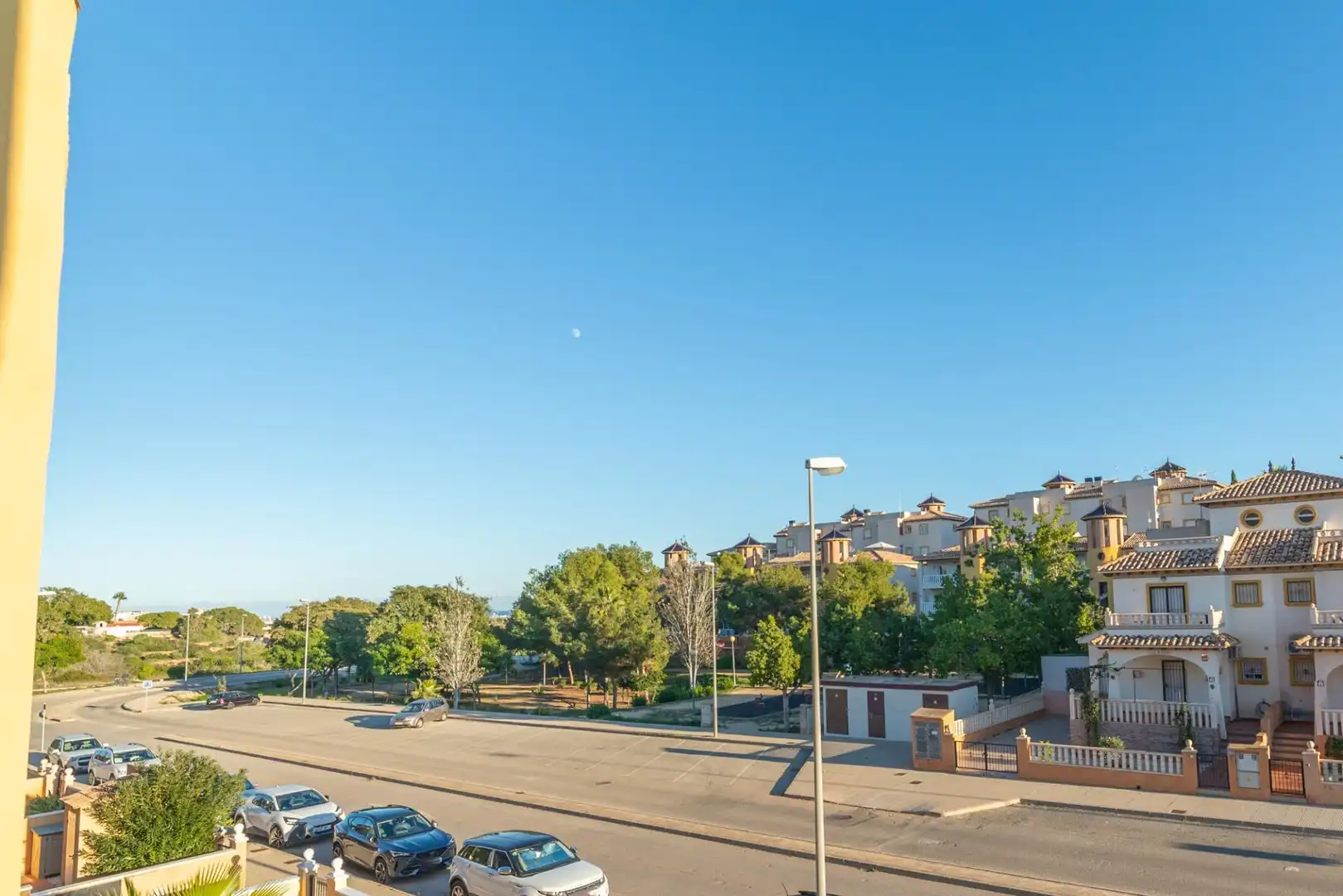 Vista exterior de Pis en venda en Orihuela amb Aire condicionat, Jardí privat i Terrassa