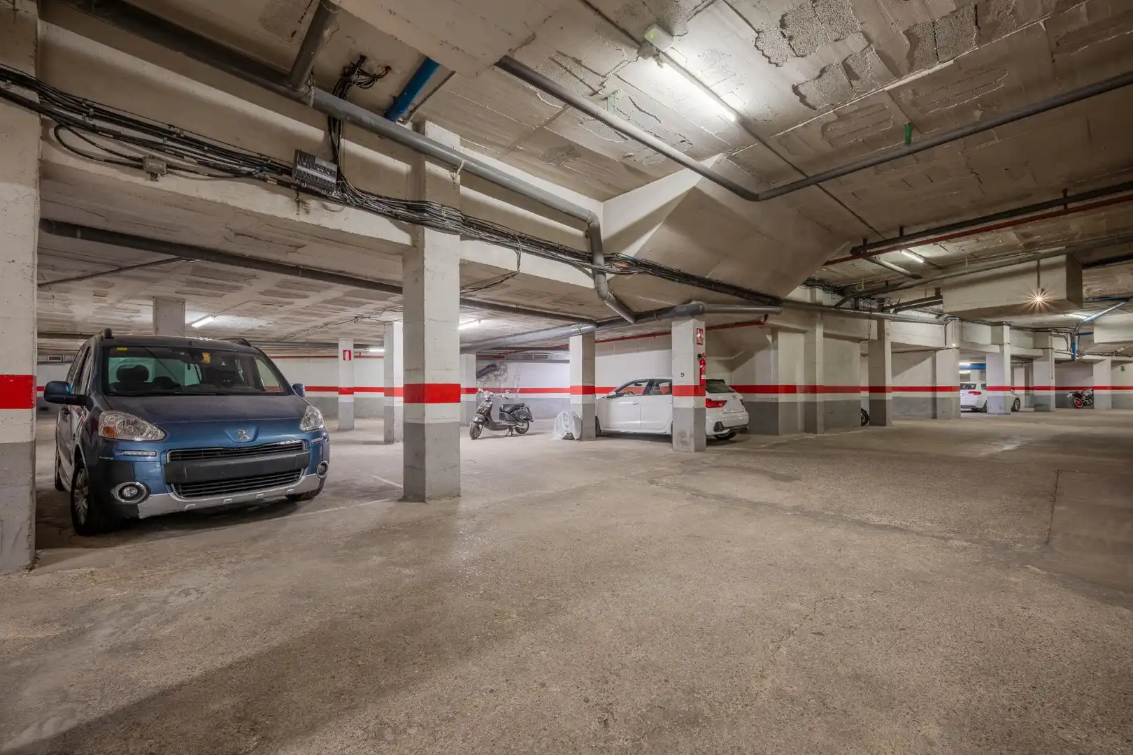 Aparcament de Apartament en venda en Girona amb Calefacció, Terrassa i Balcó