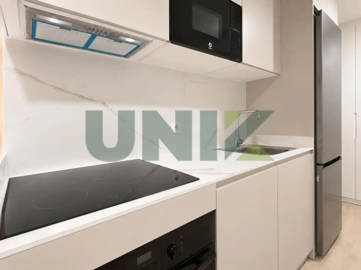 Piso con terraza en venta en Travessera Corts, imagen 5