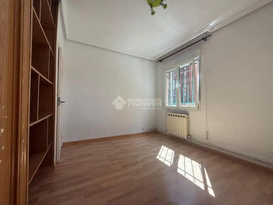Bedroom of Flat for sale in Alcalá de Henares  with Heating