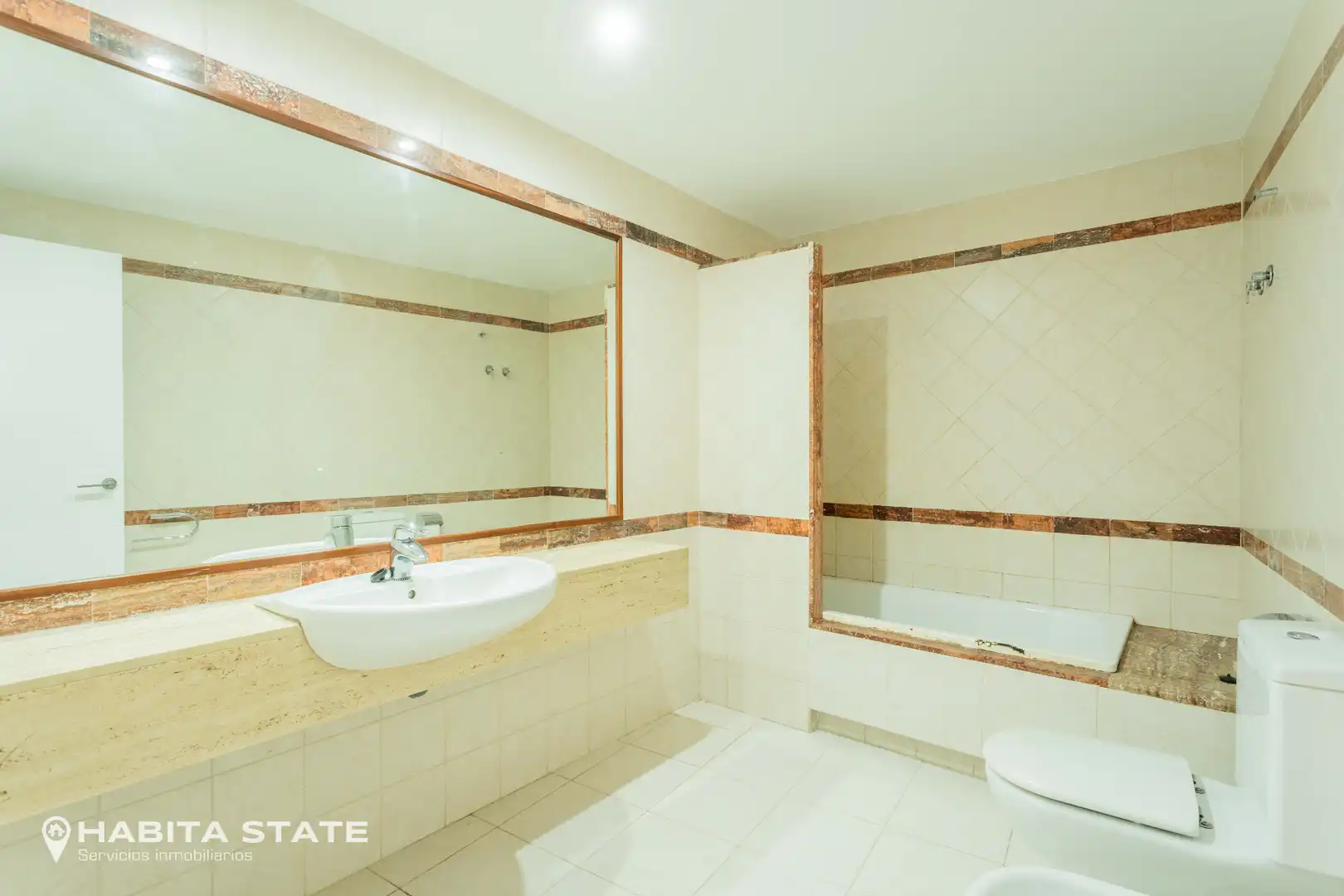 Baño de Piso en venta en Mojácar con Terraza y Piscina comunitaria