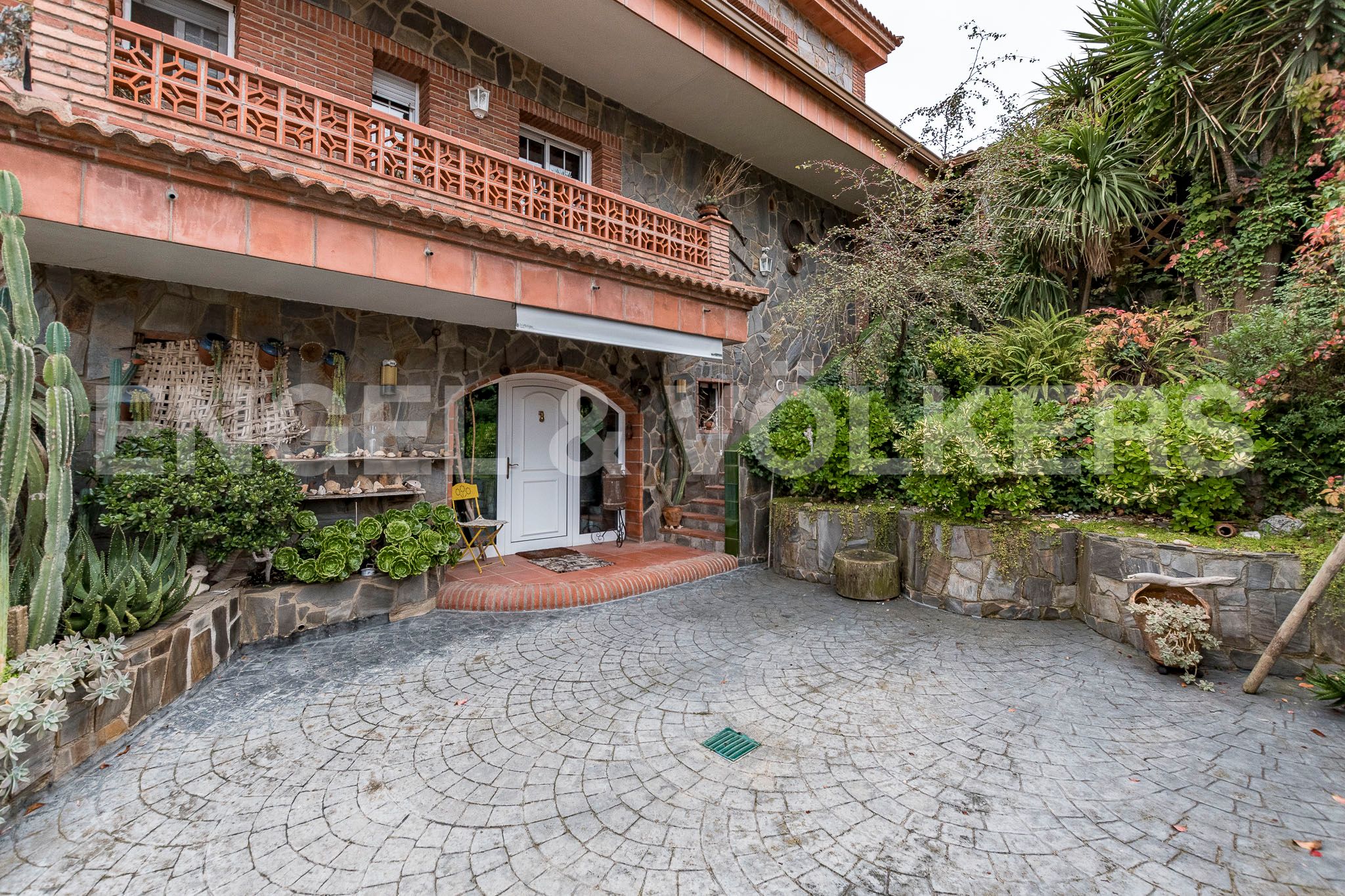 Exterior view of House or chalet for sale in Rubí  with Air Conditioner, Heating and Private garden