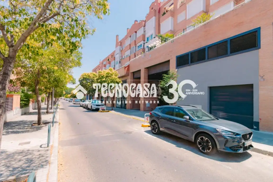 Vista exterior de Pis en venda en Madrid amb Parquet i Terrassa