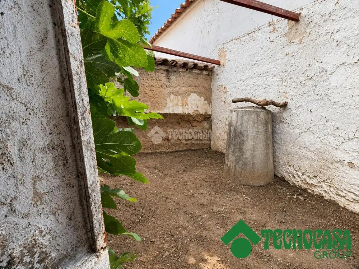 Maison jumelée avec jardin à vendre à Santo Domingo-Caudilla