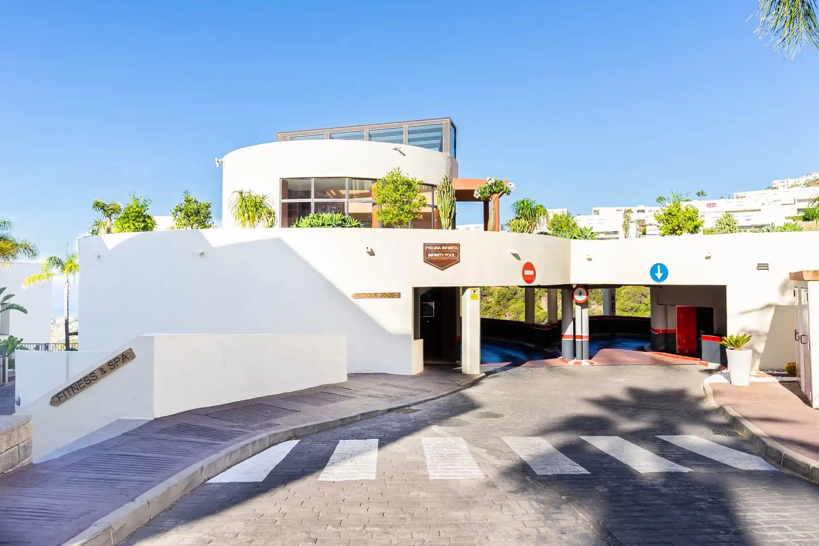 Vista exterior de Apartamento en venta en Marbella con Aire acondicionado, Calefacción y Jardín privado