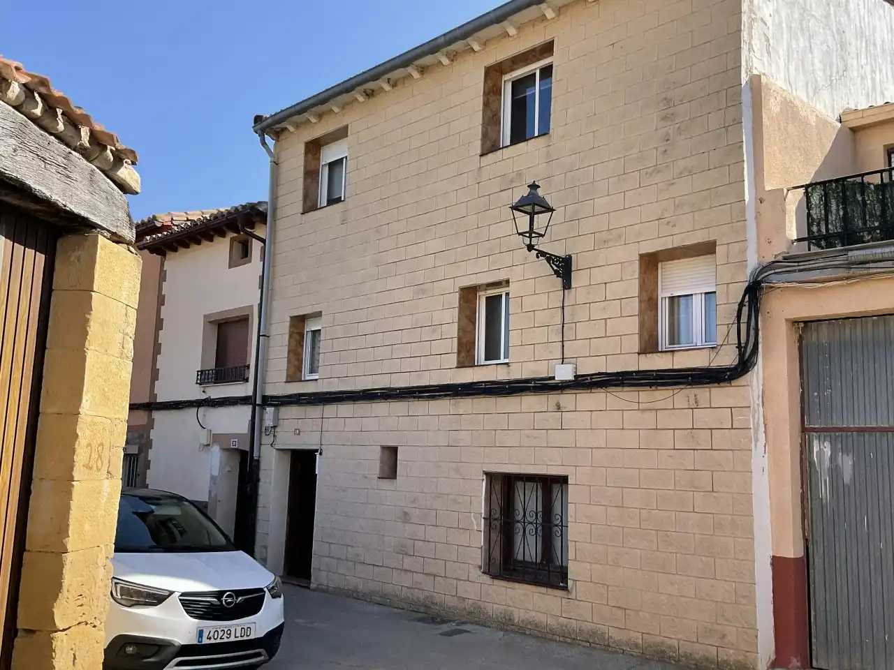Vista exterior de Casa o chalet en venta en Bañares con Calefacción, Trastero y Amueblado