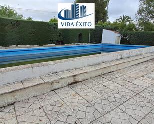 Swimming pool of House or chalet for sale in  Jaén Capital  with Air Conditioner, Private garden and Swimming Pool
