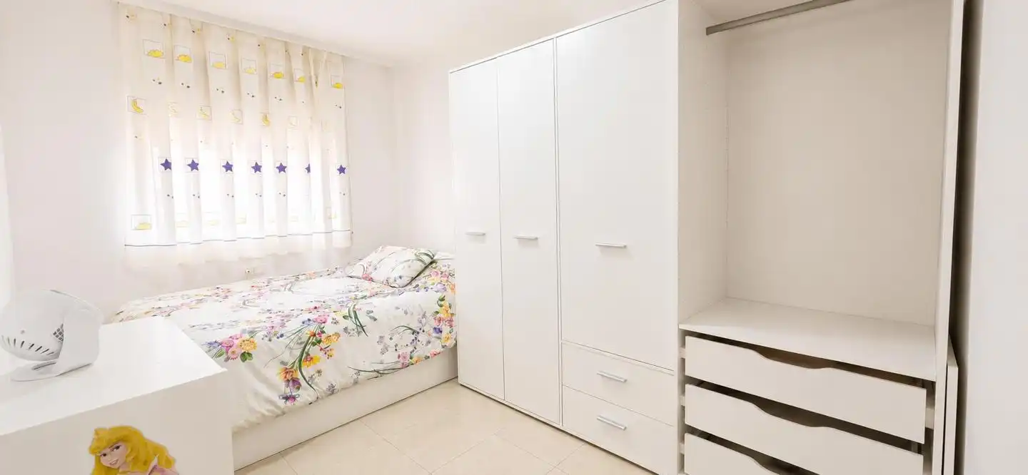 Habitación de Casa o chalet en venta en Elche / Elx con Trastero, Balcón y Piscina comunitaria