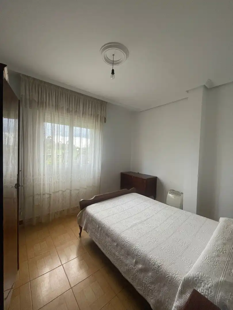 Dormitori de Finca rústica en venda en O Irixo amb Calefacció, Jardí privat i Parquet