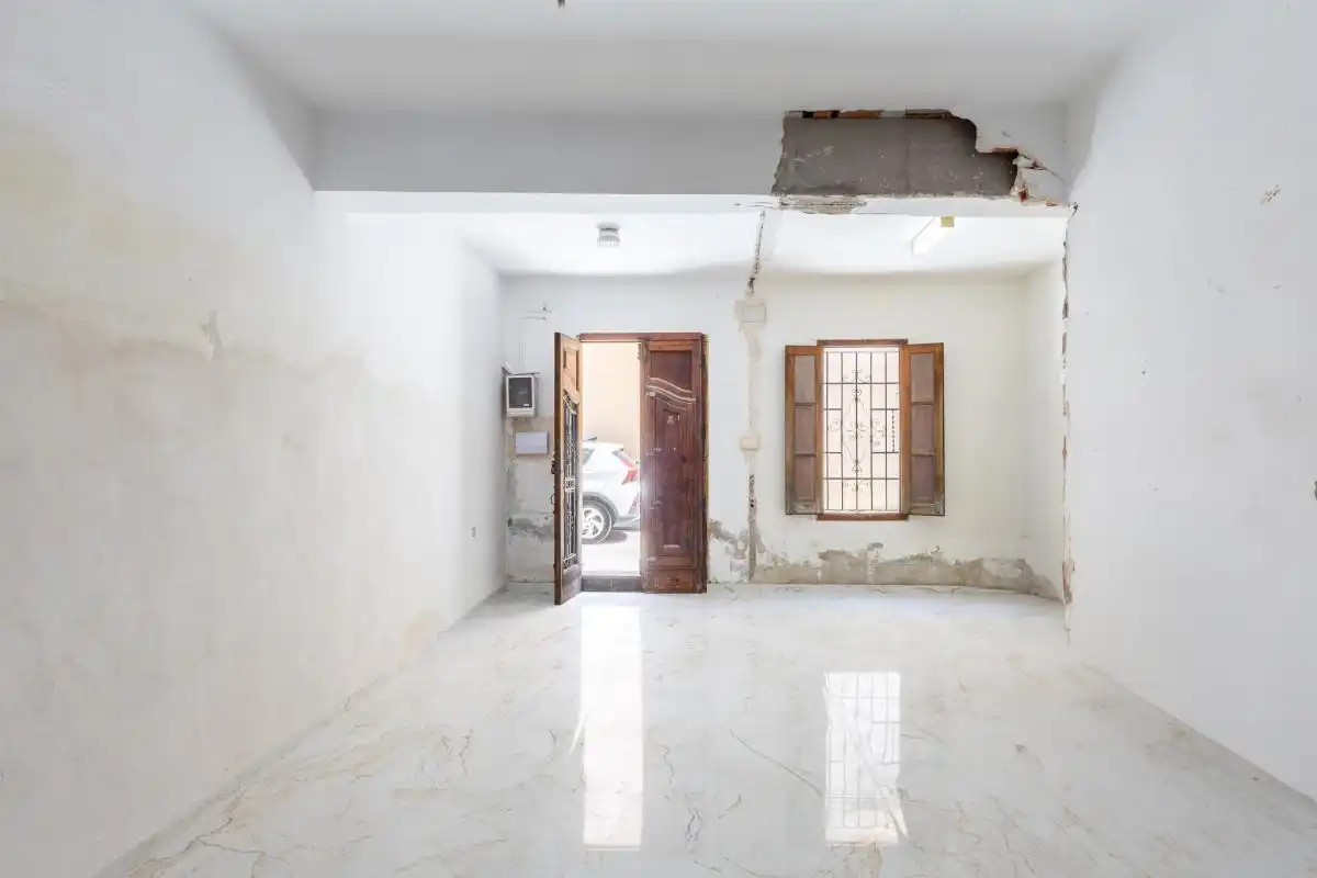 Haus oder Chalet zum Verkauf in Alzira mit Heizung, Terrasse und Abstellraum