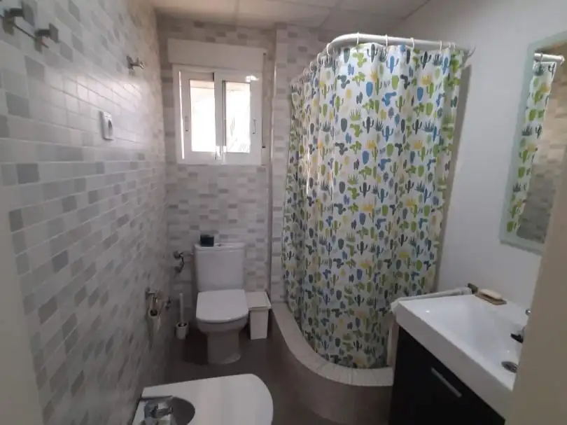 Bany de Casa o xalet en venda en Alcantarilla amb Aire condicionat, Terrassa i Piscina