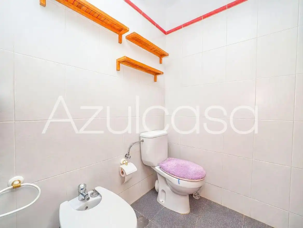 Bathroom of Flat for sale in El Campello  with Air Conditioner, Terrace and Furnished